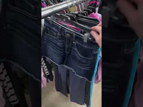 went thrifting and found this 😍 #style #thrift #y2k #outfit #styling @Ryansclosetfull NOTMYVIDEO