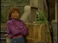 Sesame Street Olivia S Box Of Junk Ep 2432