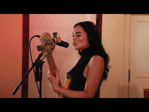 Vvii - "Callow" [Recorded live at Livingrooms]