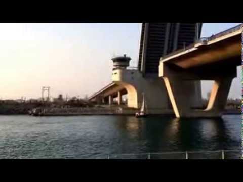 20140101 Peng Wan cruzando a ponte marítima