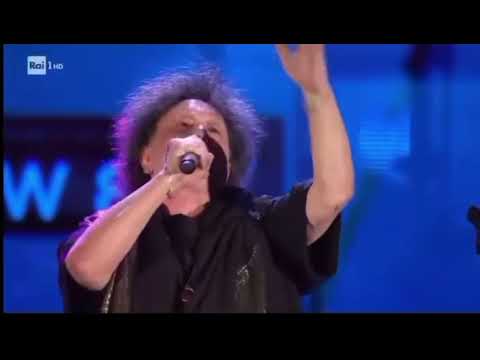 Enzo Avitabile canta "Tutta n'ata storia"  di Pino Daniele