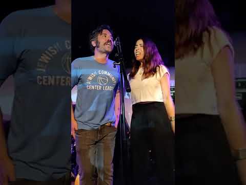 Josh Radnor and Cristin Milioti singing 500 miles | HIMYM Reunion
