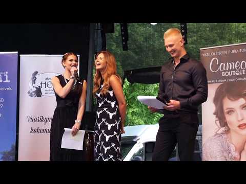 Riikka Uusitalo & Milla Romppanen haastattelussa Pitsimissi 2015 -finaalissa