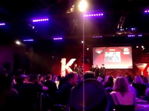 Jared Leto being a complete boss at a heckler at the Kerrang! Awards 2011