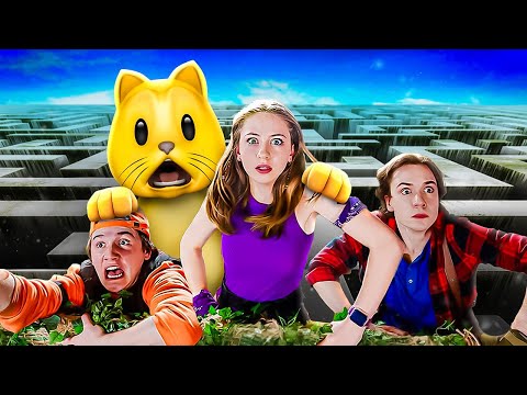 REACTING TO Escape The Maze World!