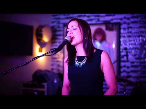 Mya Audrey mit JCB im Hard Rock Cafe Berlin