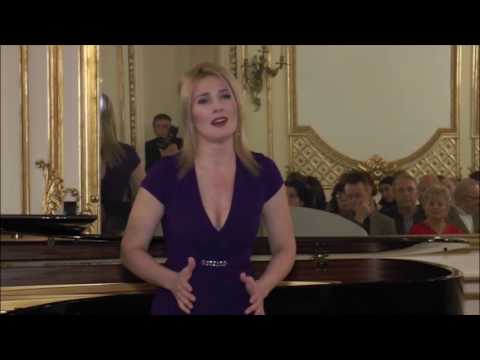 Mezzosoprano Edyta Kulczak - Nana