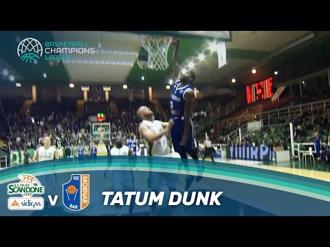 Tatum with the one-handed dunk against Sidigas Avellino
