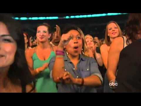 PSY (VS Special MC Hammer) - Gangnam Style (Live 2012)