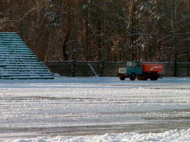 Достаем коньки!