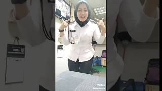 Download lagu Security Guard _ siapa cakap awek security tak comel ,,, mp3
