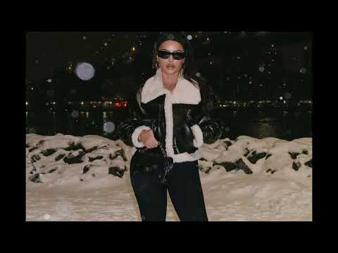 Ella Brown  Electric Horizon,Frosted Dreams 2025