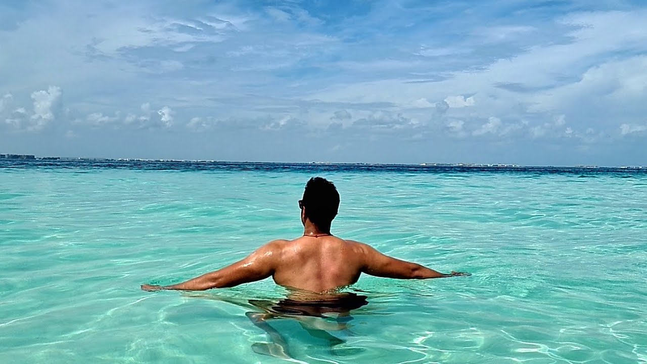 Embark on a virtual tour of Ilig-Iligan Beach.