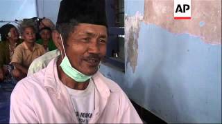 Download lagu Volcanic ash from Mount Kelud eruption closes three international airports mp3
