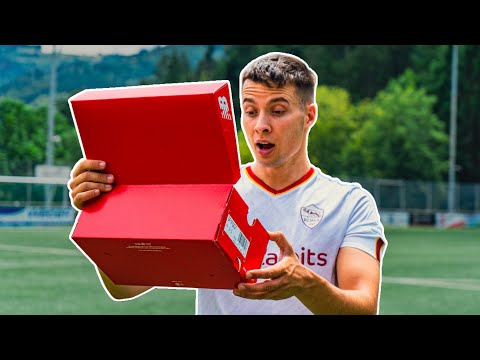 Dieser Fußballschuh ist die größte Überraschung?!