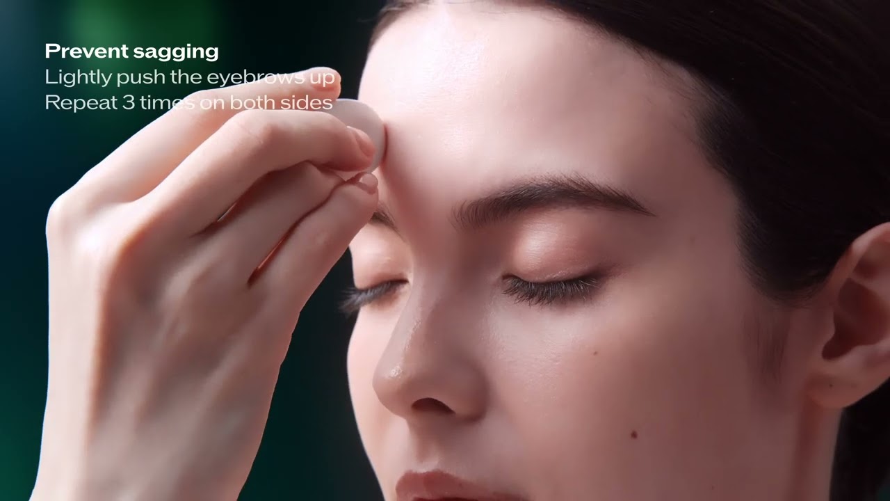 WATCH AND SEE Featuring RevitalEssence Skinglow Foundation SPF 30 in action