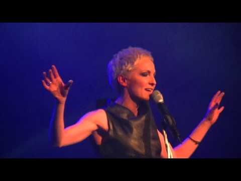 Ania Wyszkoni "Z ciszą pośród czterech ścian"