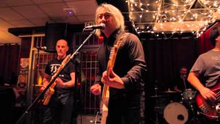 China Syndrome - Merry Christmas (I Don&#39;t Want to Fight Tonight) [Ramones cover]