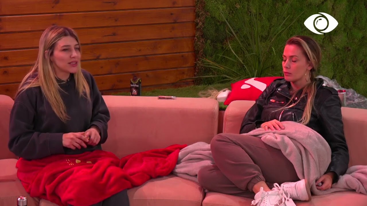 Ti me gur unë me bukë/ Fotini sqarohet me Oltën