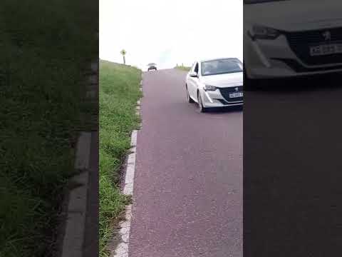 subiendo en terraplén de termas de Río hondo Santiago del Estero Argentina