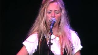 Deanna Carter - Turn Those Wheels Around (Live at Farm Aid 1994)