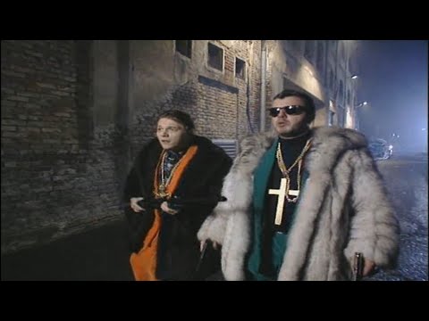 Dva Sata Kvalitetnog TV Programa - Armani i Versace (sve scene)