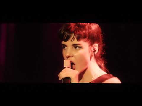 Gaye Su Akyol - Develerle Yaşıyorum