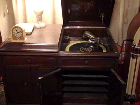 HENRY HALSTEAD'S ORCHESTRA - PLAYMATES - ROARING 20'S VICTROLA