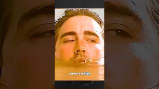 Ele ficou em casa durante uma enchente 😱