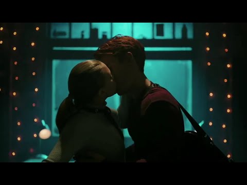 Riverdale BEST kiss scene !!!! Betty & Archie 4x17