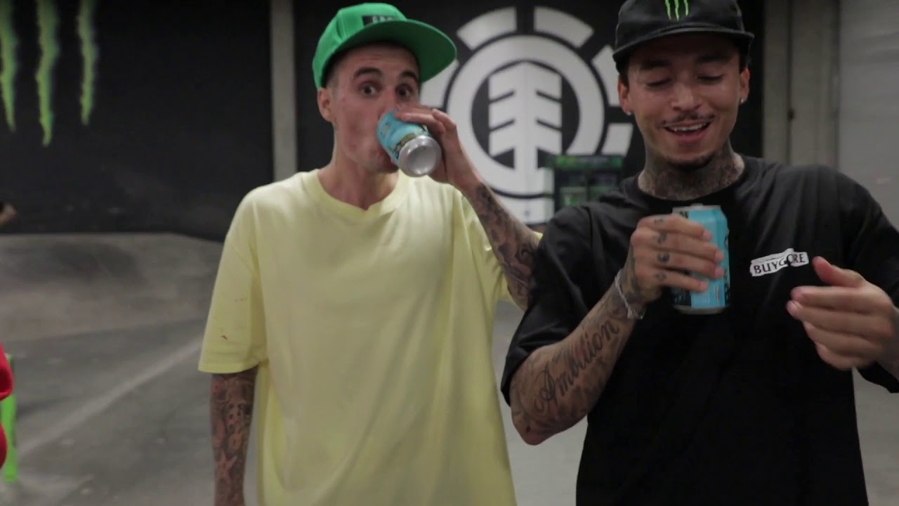 Justin Bieber patina con Nyjah Huston en su skatepark privado