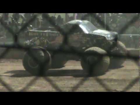 MONSTER TRUCK PUTS ON A SHOW