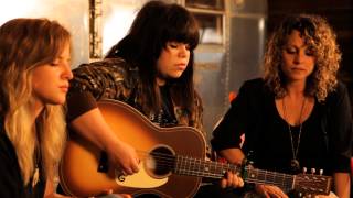Samantha Crain plays "If I Had A Dollar" (Under Branch & Thorn & Tree Live Session)