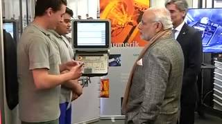 preview picture of video 'PM Modi visits the Siemens Technical Academy in Berlin'