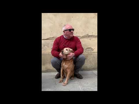 Salvatore Di Prima Assessore di Bompietro fingendo affetto per il cane