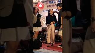 Download lagu Istri nyawer joget di panggung di jewer suami #jogetasik #nyawer #pasutrilucu #komedi mp3 Download lagu Istri nyawer joget di panggung di jewer suami #jogetasik #nyawer #pasutrilucu #komedi mp3