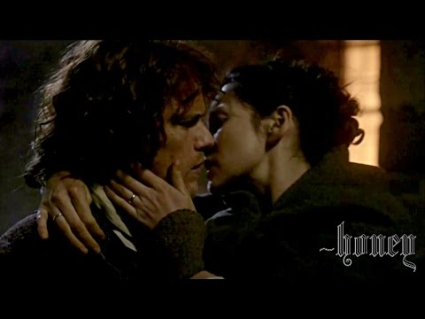 "Hands of Love" (Jamie ♥ Claire) - Outlander - a request