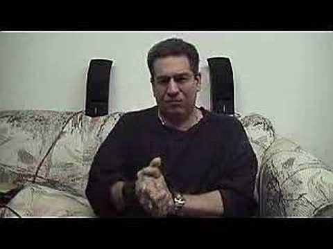 manualist plays the pink panther theme on his hands!