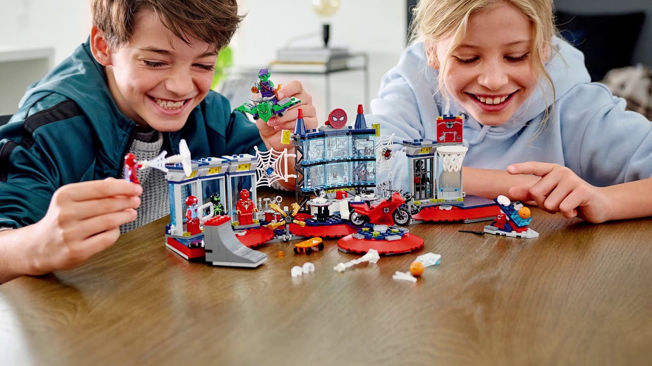 LEGO Super Heroes - Útok na pavoučí doupě