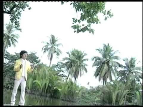Thể hiện bởi Đông Quân
