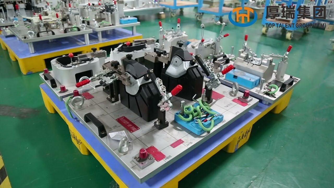 Display of checking fixture.