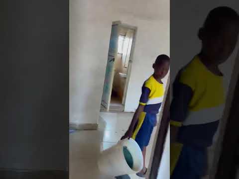 2 Bedroom Flat Available 📍 Location: Iyana School, Along LASU–Igando Road, Lagos