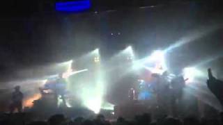 Simple Minds 70 Cities as Love Brings The Fall