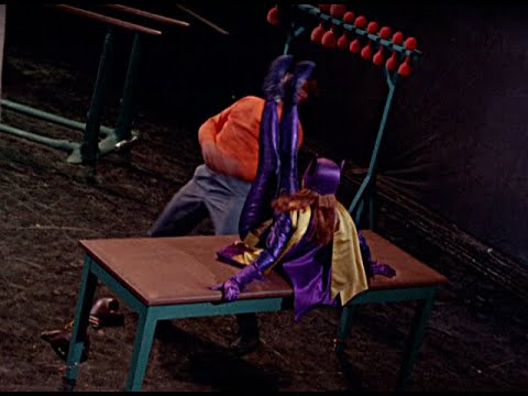 Batgirl Saves Batman Final fight with the Riddler