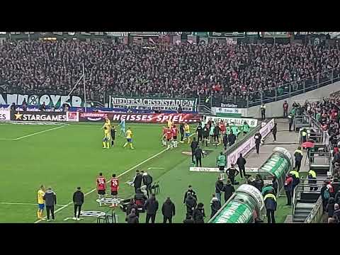 05.11.2023 Hannover 96 - Eintracht Braunschweig (Rudelbildung)