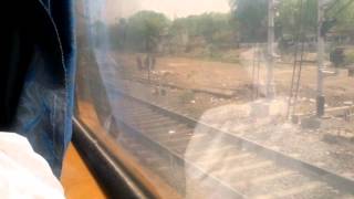 preview picture of video 'Indian Railways Tamil Nadu Express entering Nagpur Junction'
