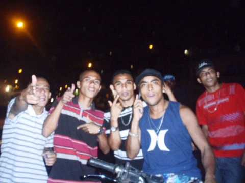 MC BONADO PART JUNINHO JB E MC DEDE TIRANDO UMA ONDA  PAULINHO