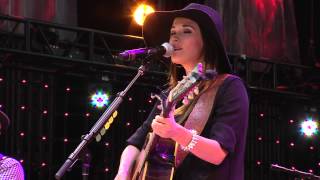 Kacey Musgraves - The Trailer Song (Live at Farm Aid 2013)