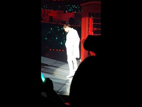 150927 Onew&Minho - excuse me miss [in bkk]