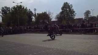 preview picture of video 'Rozpoczęcie Sezonu Motocyklowego 2014 Wolsztyn - pokaz zbiorowy - stunt'